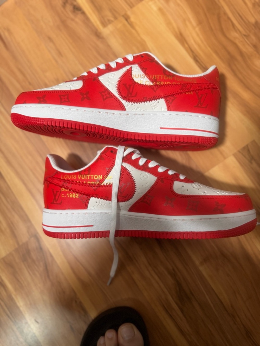 Louis Vuitton Nike Air Force 1 Low used size 10. - Picture 4 of 5